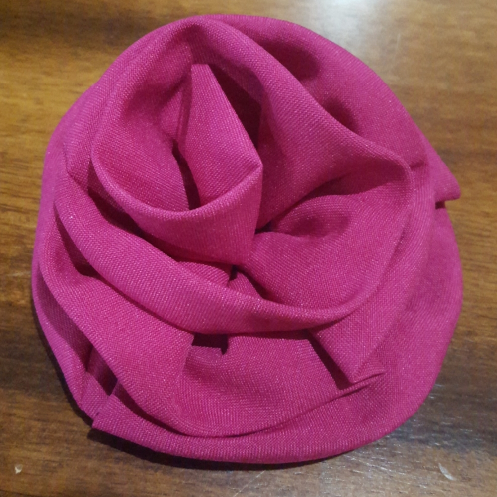 Hot pink MIRTA® wearable pin purse